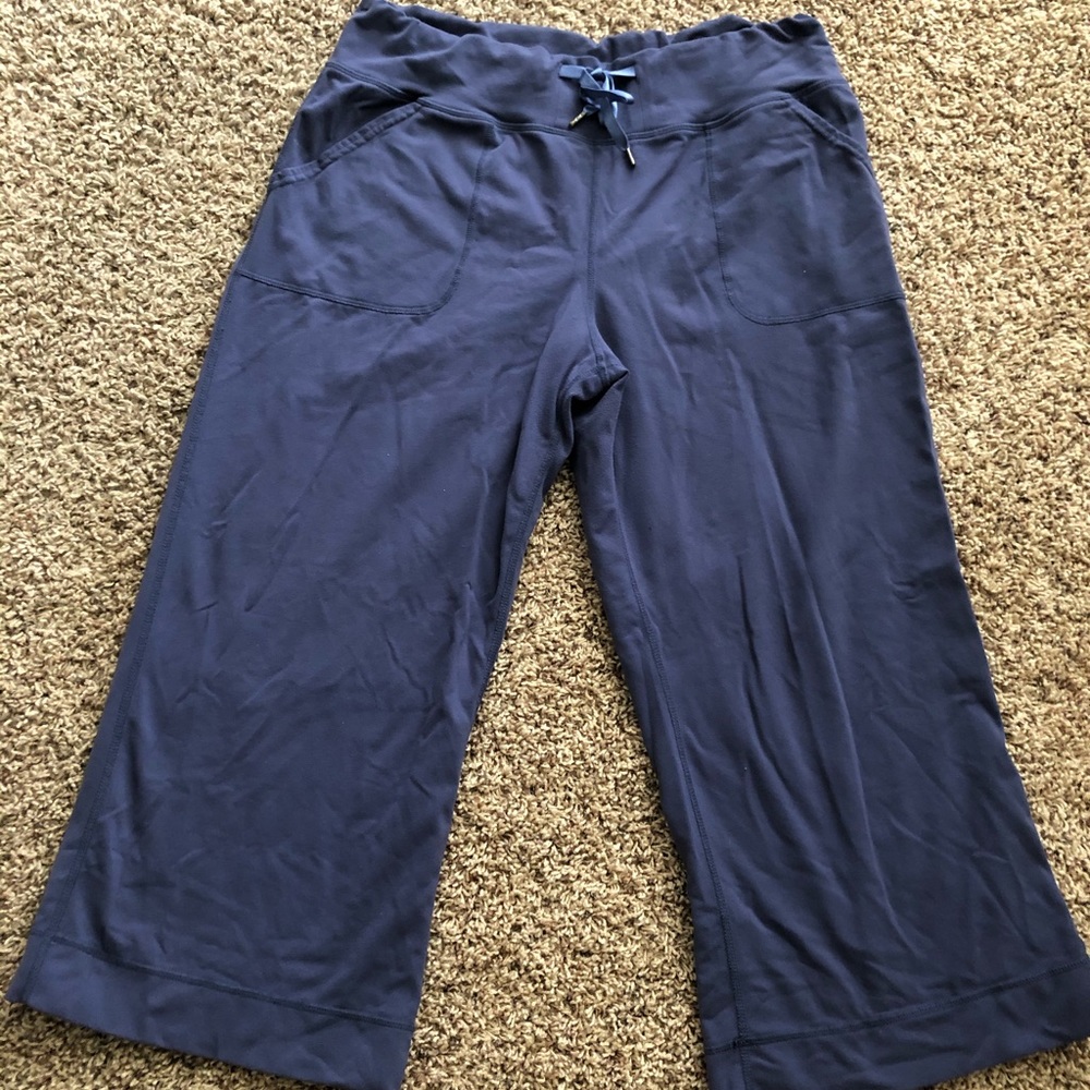 Lululemon Relaxed pant, Capri, purple, size 10